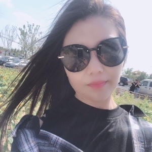 周女士