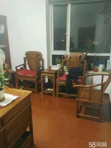 平陵格林豪泰旁丰盛大厦