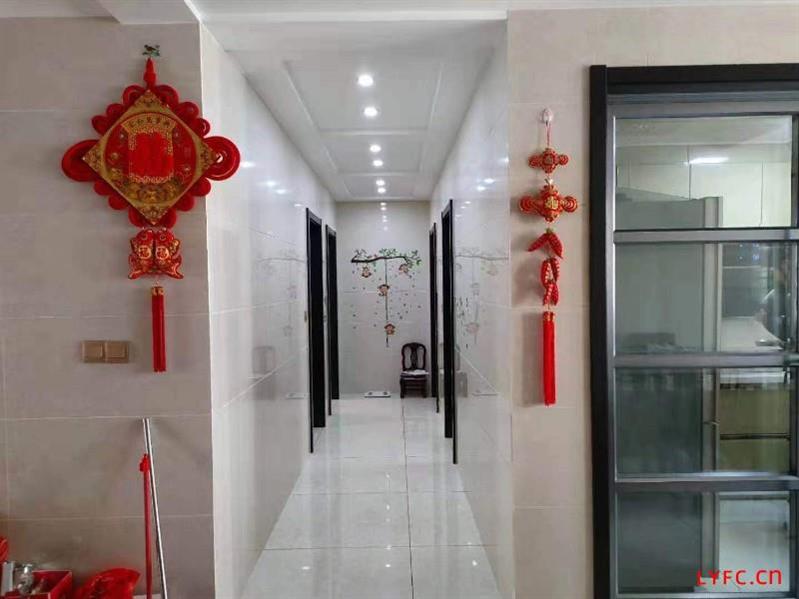 戴埠凤凰花园精装3房/2厅/2卫朝南好房82.8万