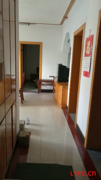 个人华丰宾馆楼上96平三楼出租