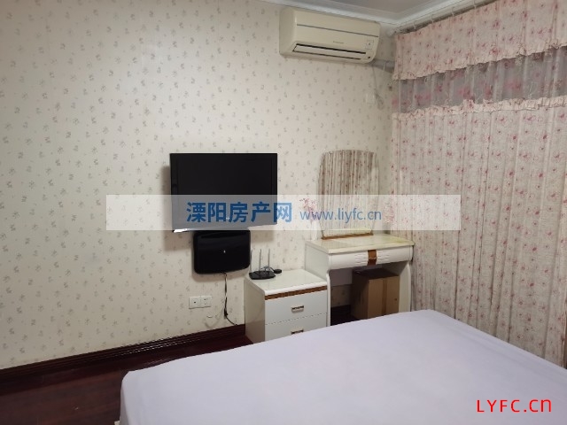 出租阳光城市北香园1/29楼45平2300元月豪华装设施全111型一手微信同号