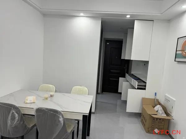 出租铂悦春秋25/28楼116平2500元月豪华新装设施全322型一手微信同号