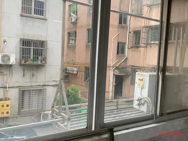 东升新村2/5楼40平25万普通装修111型一手微信同号1891587700