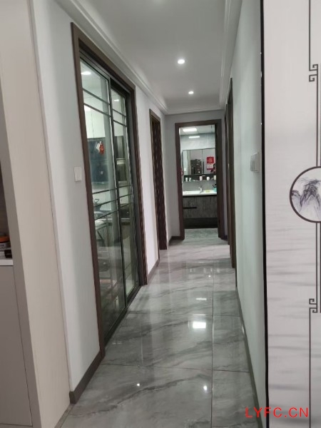 南湾景城北区15/24楼96平82.8万豪华家装设施全有衣帽间221型一手满二