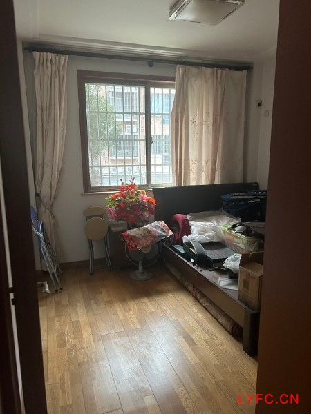 出租锦绣花园1/5楼143平2600元月精致装设施全322型一手微信同号189