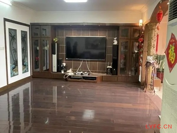 出租燕山南苑3/6楼220平2800元月精致装设施全332型一手微信同号18