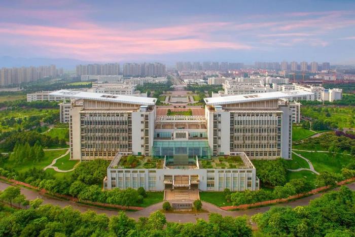 溧阳市与南京师范大学签订合作办学协议